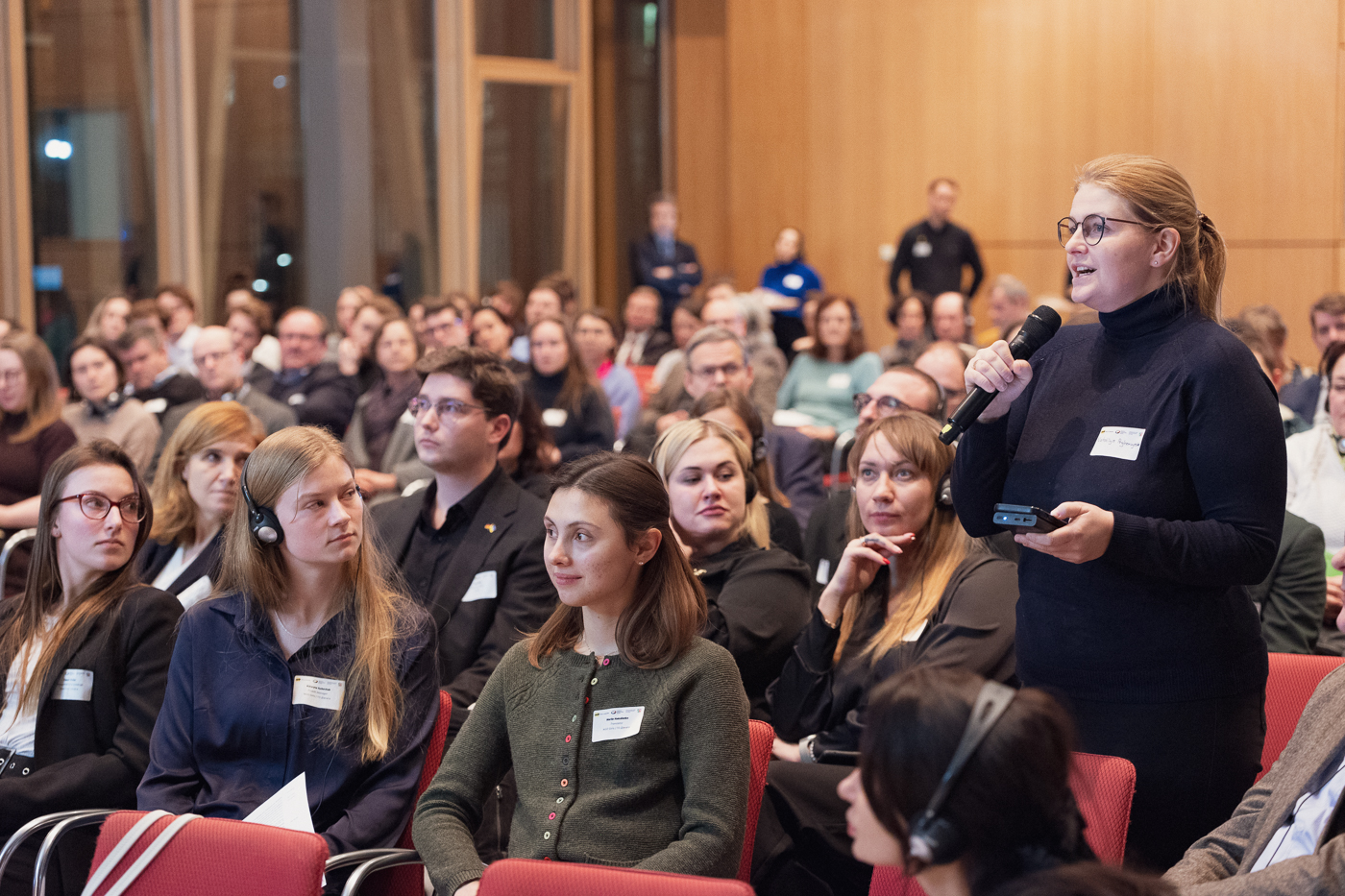 Über 170 Teilnehmende tauschen sich zu Best Practices im Wiederaufbau aus